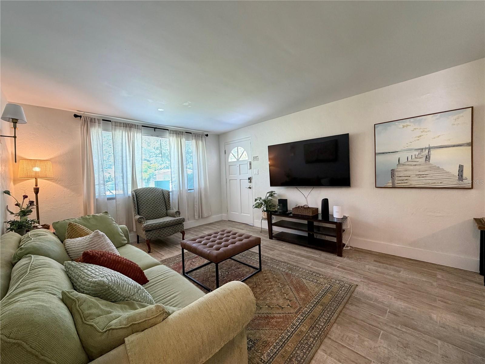 110 MASON PARK DR — photo 5