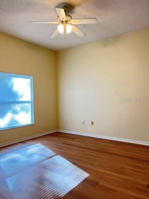 430 BERWICK CIR — photo 12