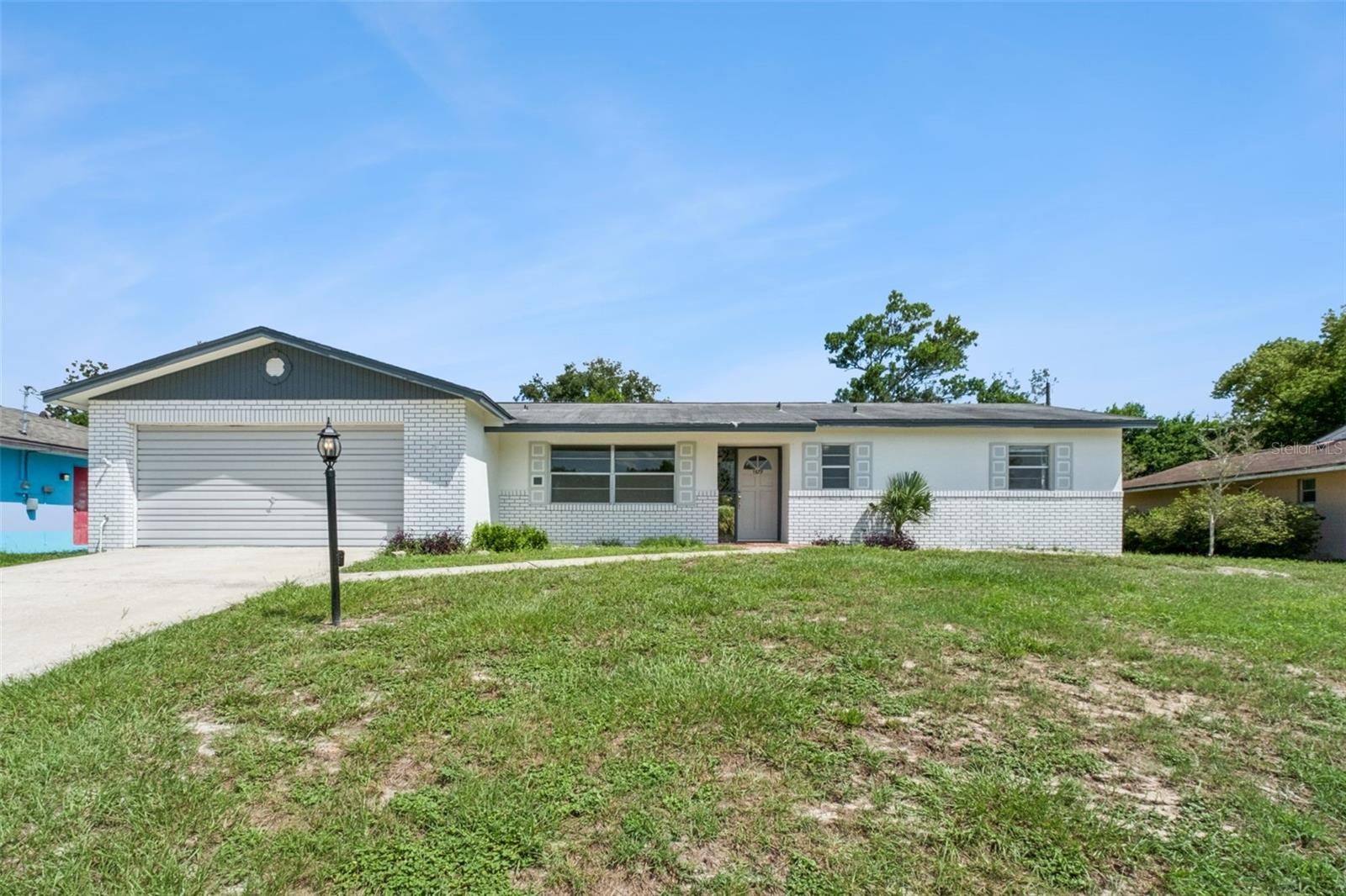 1679 E APACHE CIR — photo 2
