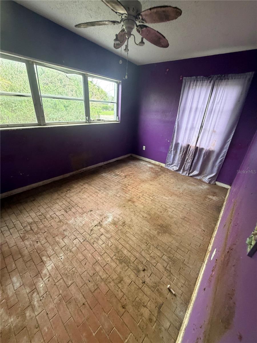 107 ANDERSON CIR — photo 2