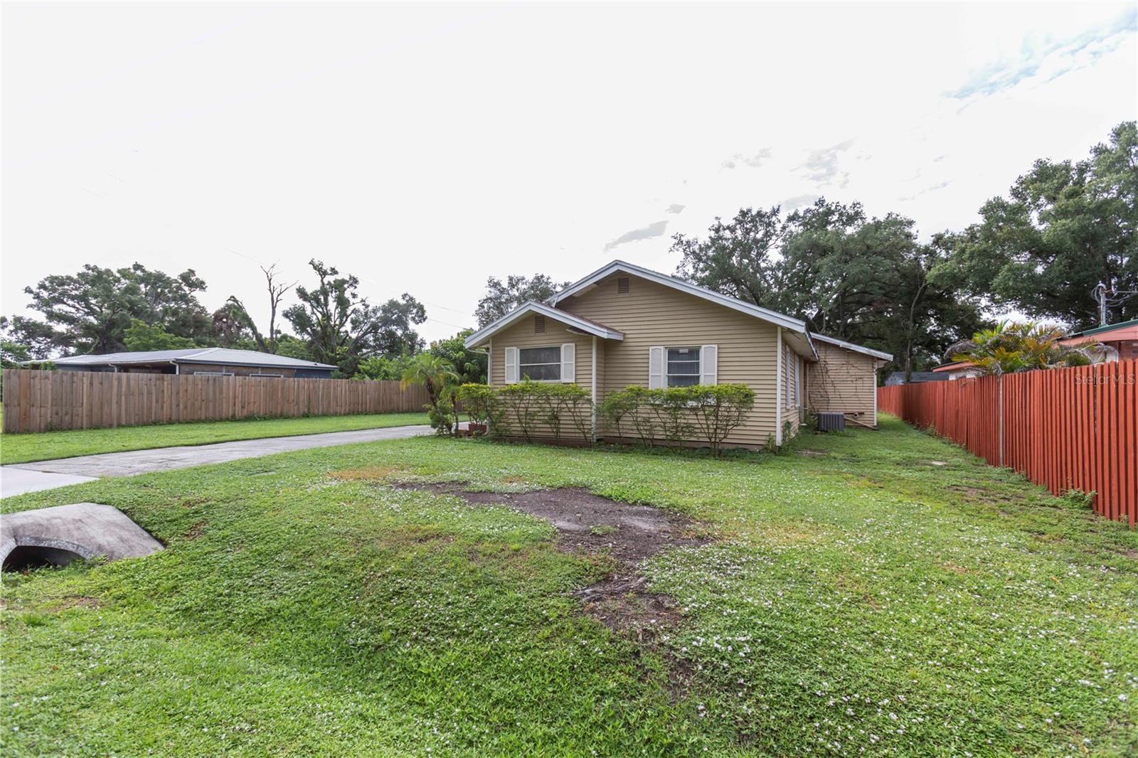 8107 E 19TH AVE — photo 2