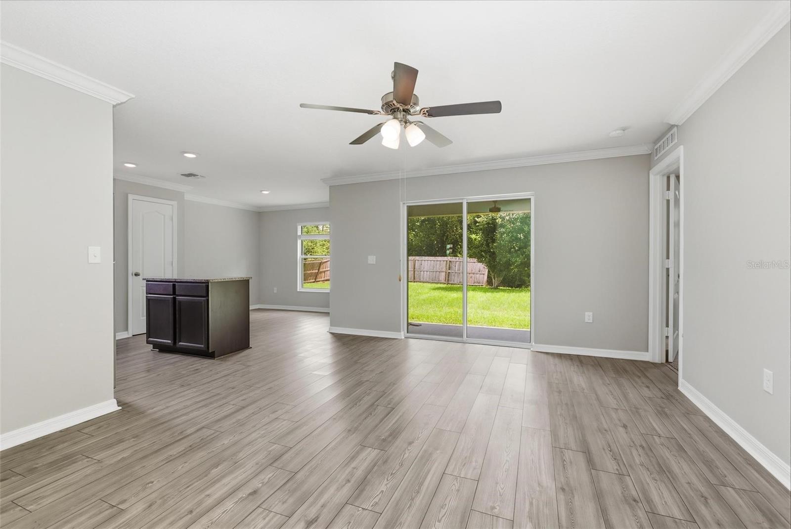 3477 COACHMAN DR — photo 8