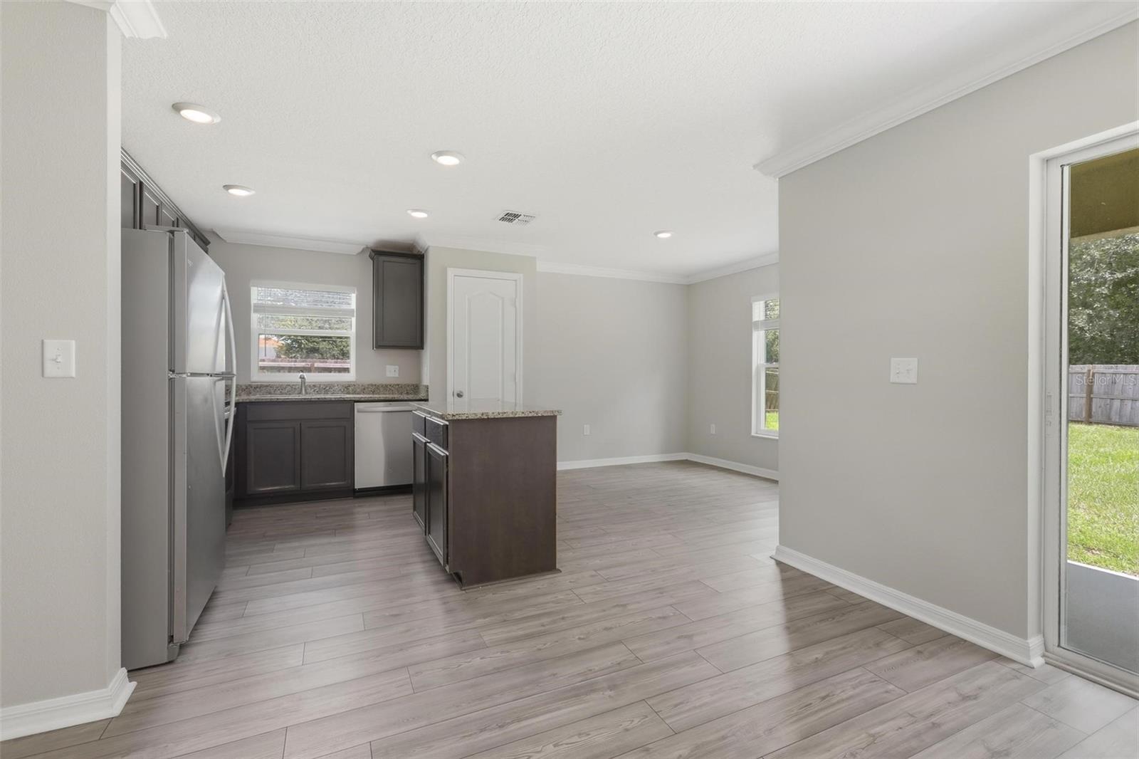 3477 COACHMAN DR — photo 9