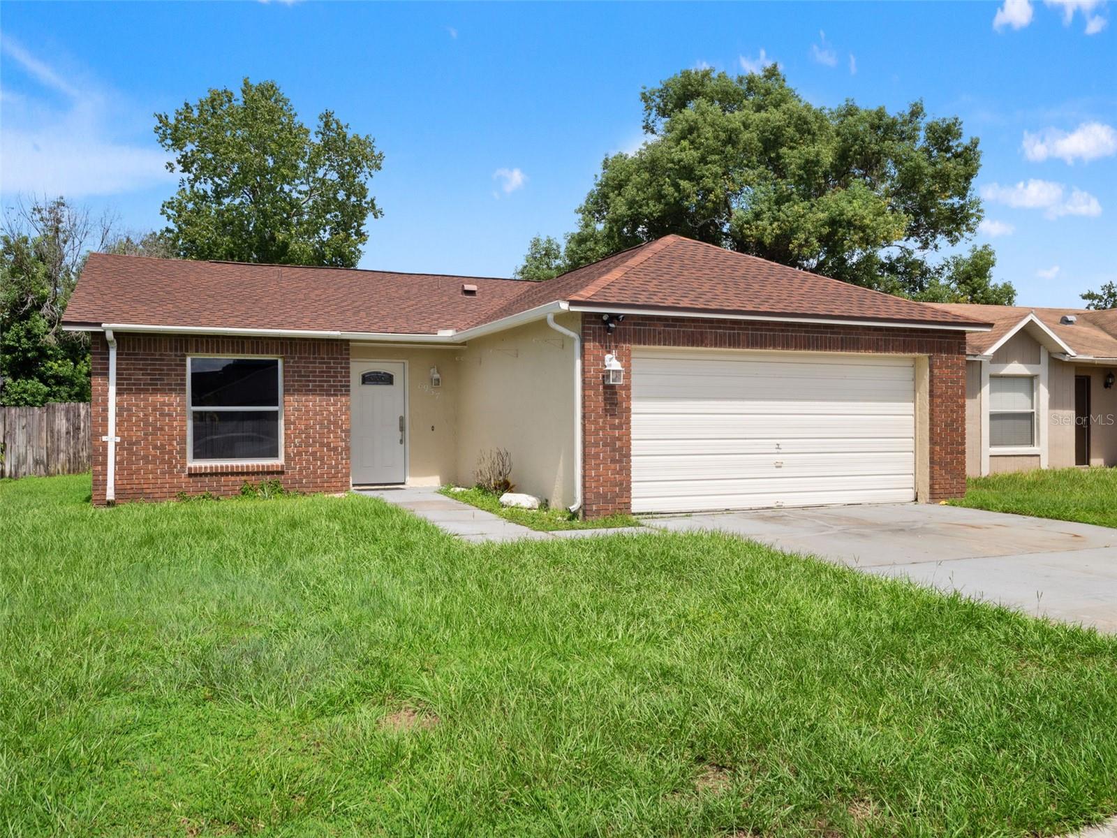 8937 VALENCIA GARDENS DR — photo 2