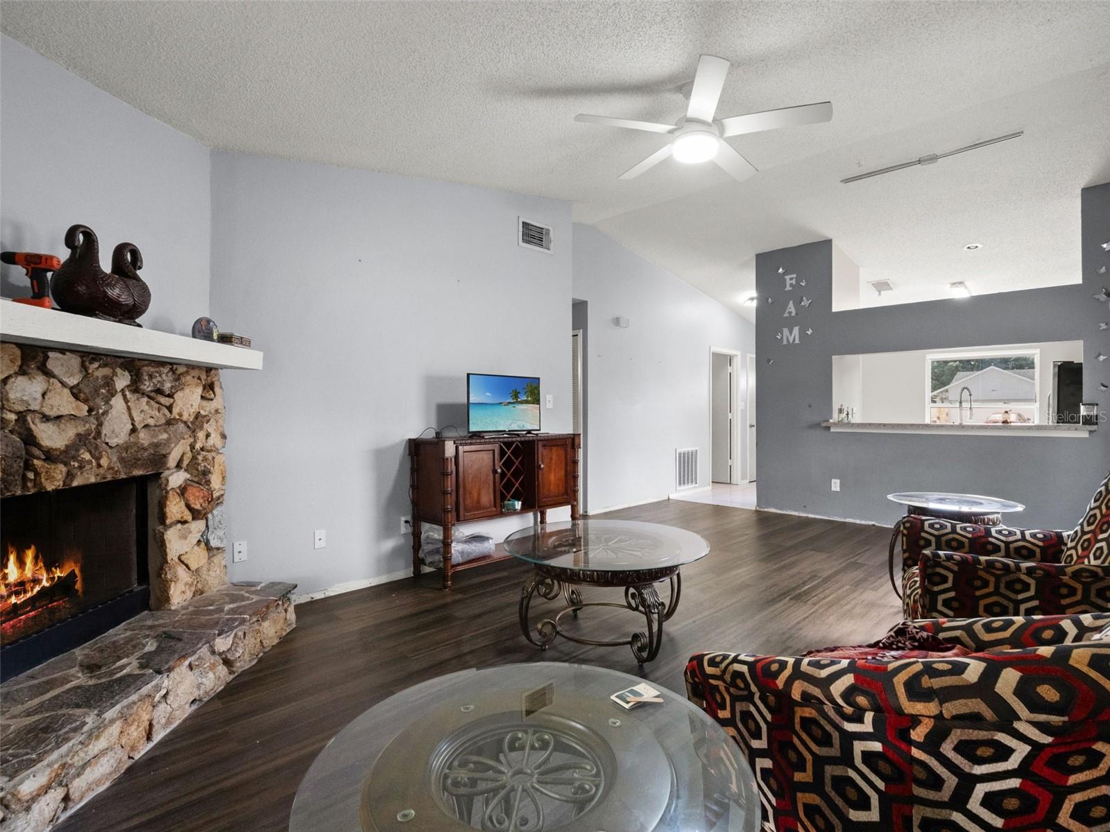 8937 VALENCIA GARDENS DR — photo 12