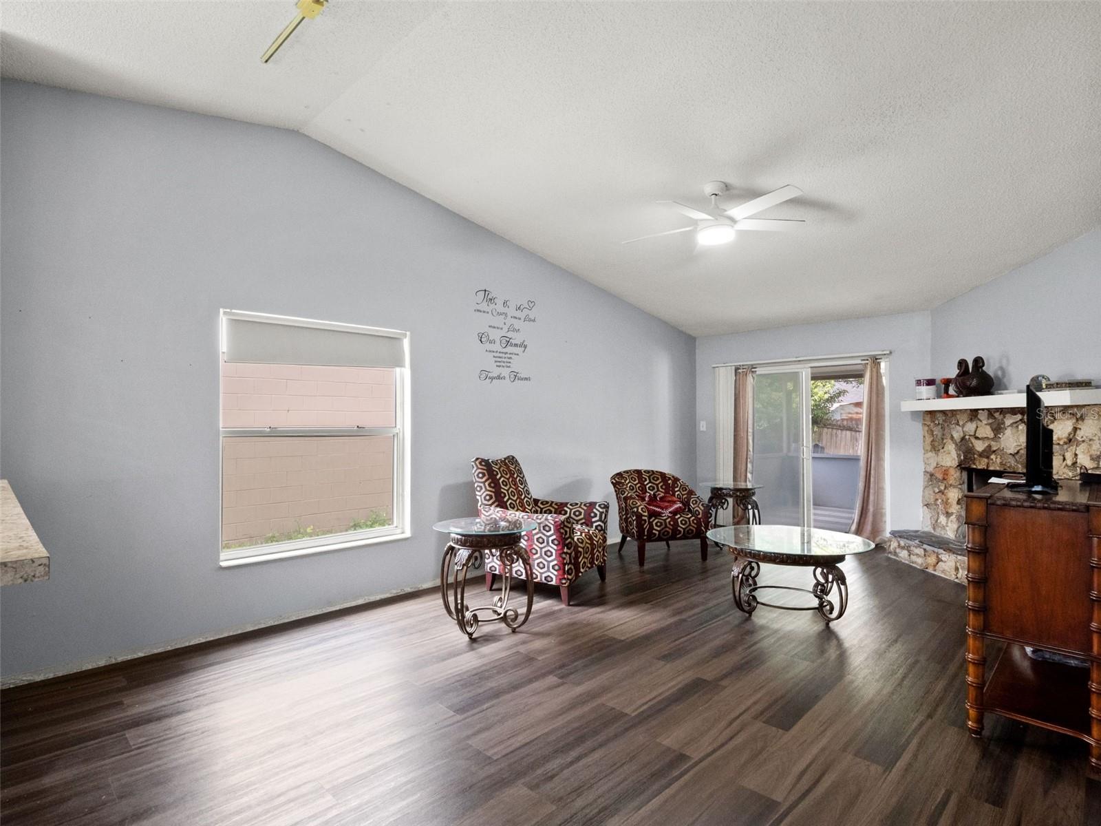 8937 VALENCIA GARDENS DR — photo 9